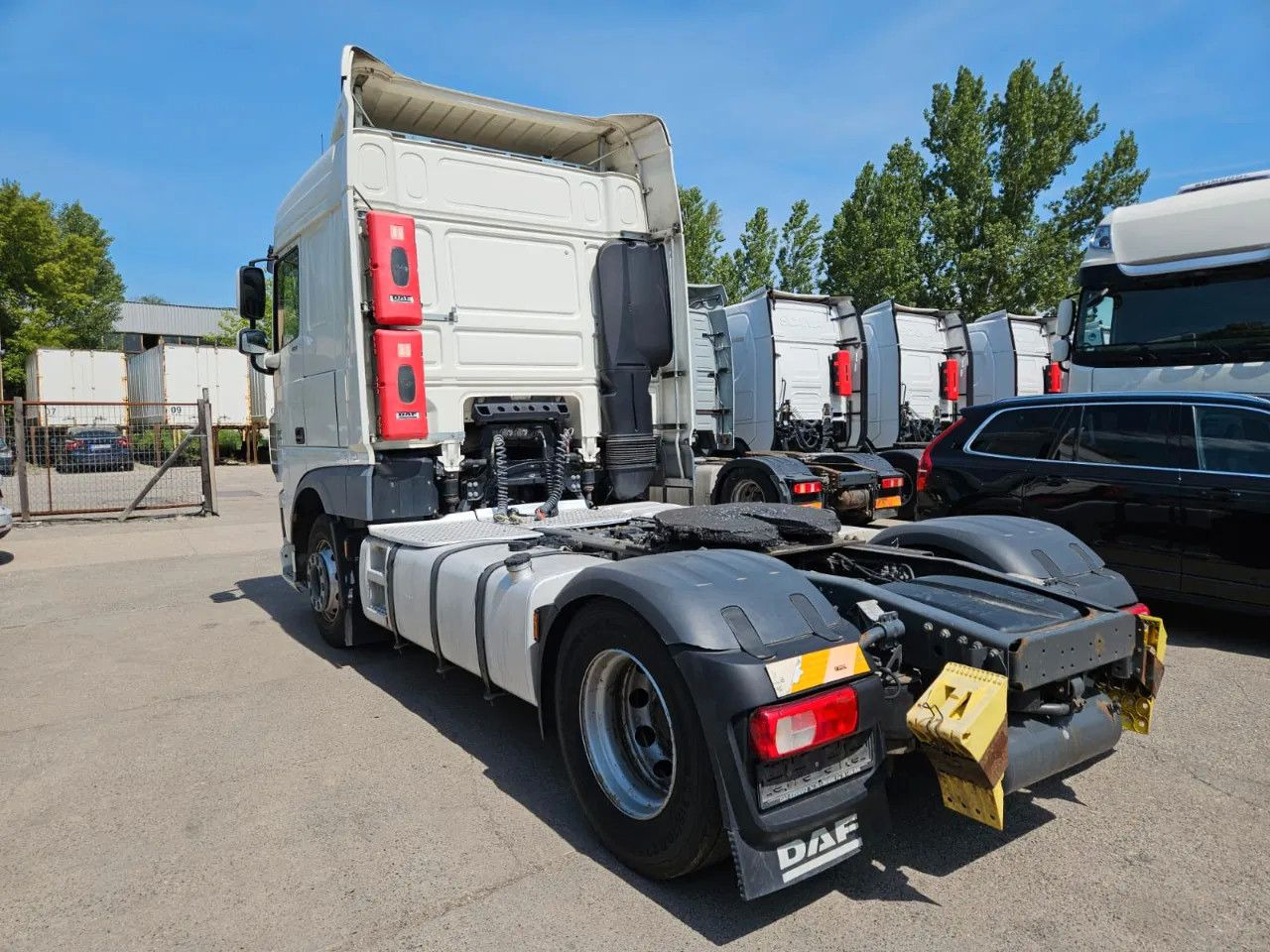 DAF XF 460 Space Cab Standklima 1 units - Камион влекач: слика 3 DAF XF 460 Space Cab Standklima 1 units - Камион влекач: слика 3
