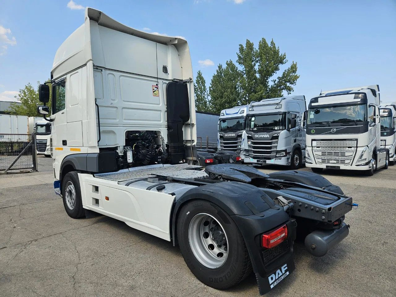 DAF XF 480 SSC Intarder Standklima Full Spoiler - Камион влекач: слика 4 DAF XF 480 SSC Intarder Standklima Full Spoiler - Камион влекач: слика 4