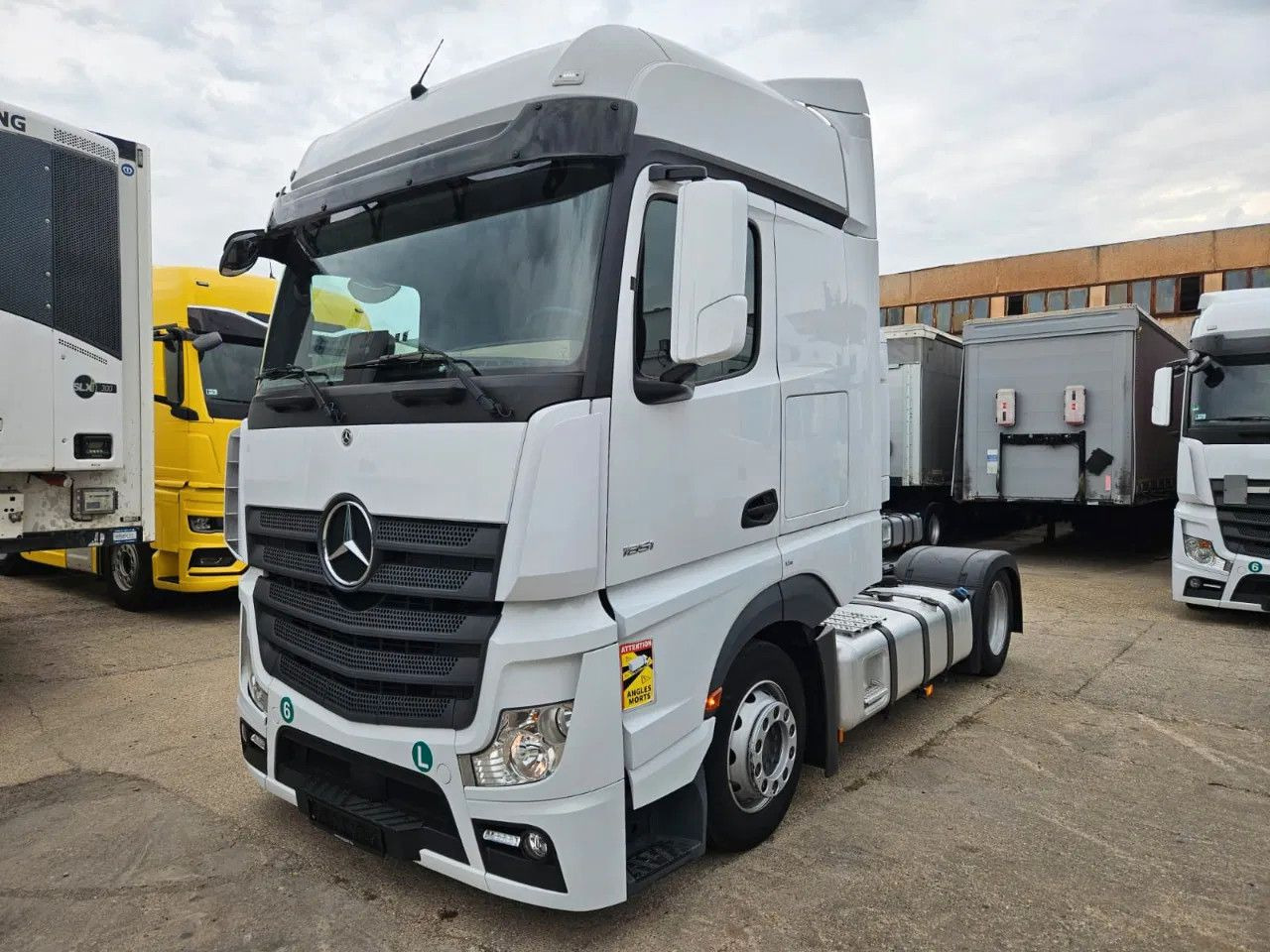 Mercedes-Benz Actros 1851 Mega, BigSpace, Standklima, 2 units - Камион влекач: слика 1 Mercedes-Benz Actros 1851 Mega, BigSpace, Standklima, 2 units - Камион влекач: слика 1