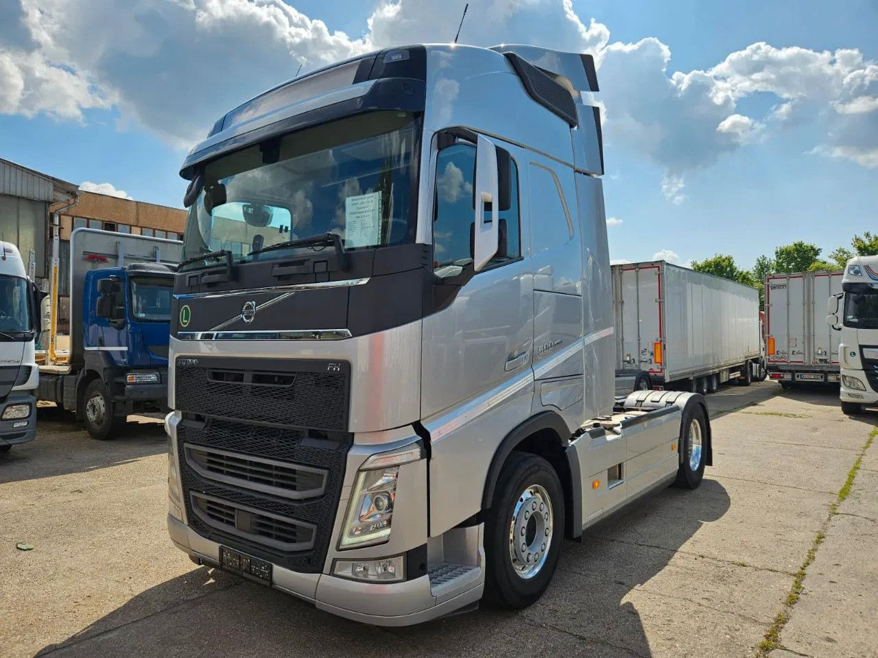 Volvo FH 500 Globe-Standard-Alloy W-ACC-DAS - Камион влекач: слика 1 Volvo FH 500 Globe-Standard-Alloy W-ACC-DAS - Камион влекач: слика 1