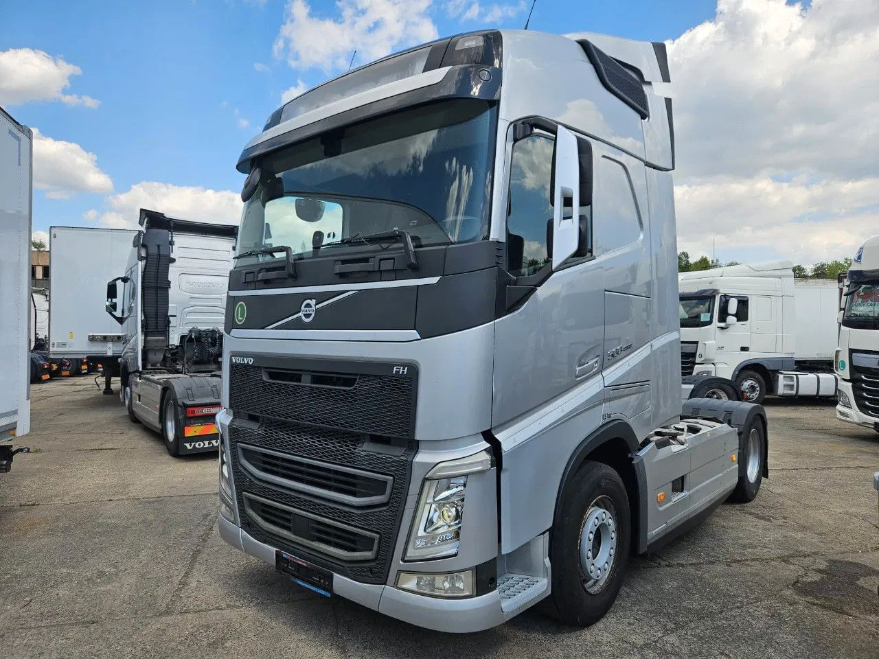 Volvo FH 500 Globe-Standard-I-Park- ACC- DAS-1 unit - Камион влекач: слика 1 Volvo FH 500 Globe-Standard-I-Park- ACC- DAS-1 unit - Камион влекач: слика 1