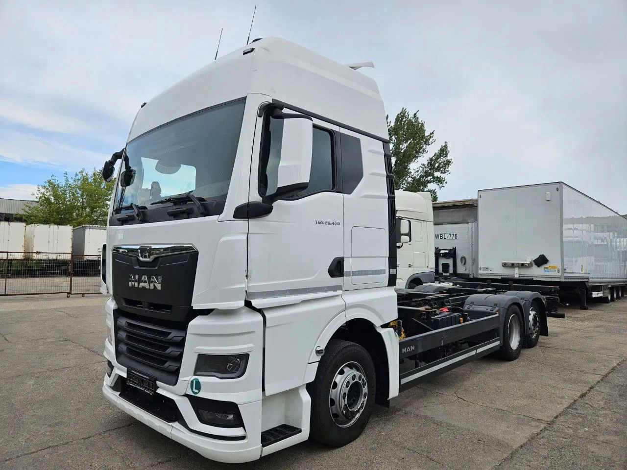 MAN TGX 26.470 XXL BDF 6x2 2 units, NAVI, Lift Axle - Транспортер на контејнер/ Камион со променливо тело: слика 1 MAN TGX 26.470 XXL BDF 6x2 2 units, NAVI, Lift Axle - Транспортер на контејнер/ Камион со променливо тело: слика 1