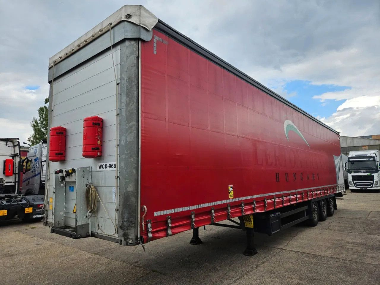 Schmitz Cargobull SCB S3T MEGA -23 units in stock! 6 New tires, Al - Полуприколка: слика 1 Schmitz Cargobull SCB S3T MEGA -23 units in stock! 6 New tires, Al - Полуприколка: слика 1