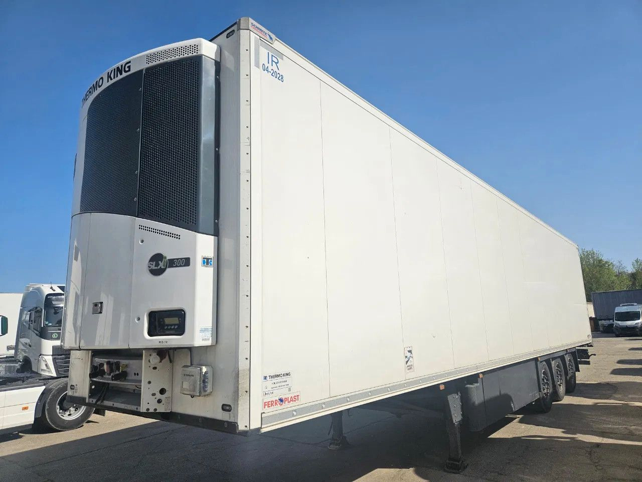 Полуприколка ладилник Schmitz Cargobull SCB S3T Thermo King SLXi 300-Pallet box- Lifting: слика 1