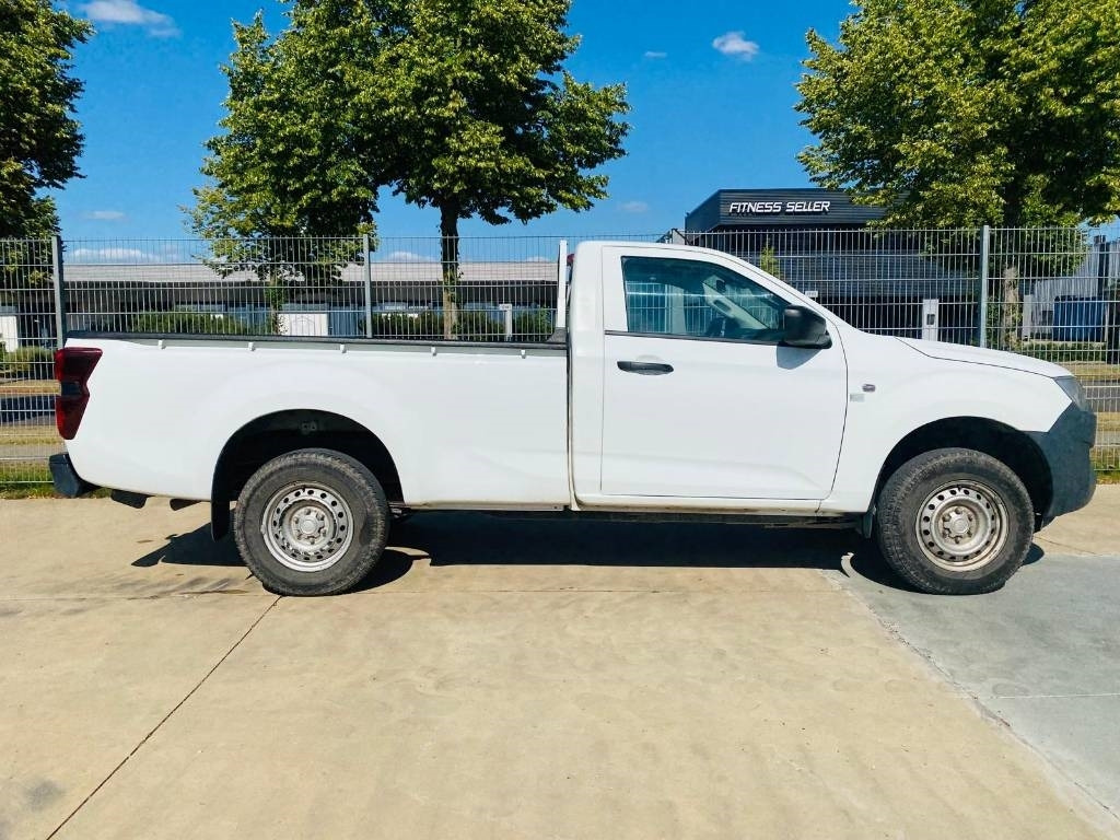 Isuzu D-Max Socage - Автомобил: слика 5 Isuzu D-Max Socage - Автомобил: слика 5