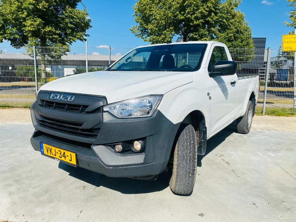 Isuzu D-Max Socage - Автомобил: слика 1 Isuzu D-Max Socage - Автомобил: слика 1