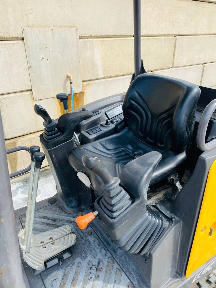 Мини багер Volvo EC 18 C: слика 7 Мини багер Volvo EC 18 C: слика 7