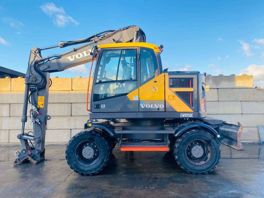 Volvo EWR 150 E - Багер на тркала: слика 1 Volvo EWR 150 E - Багер на тркала: слика 1