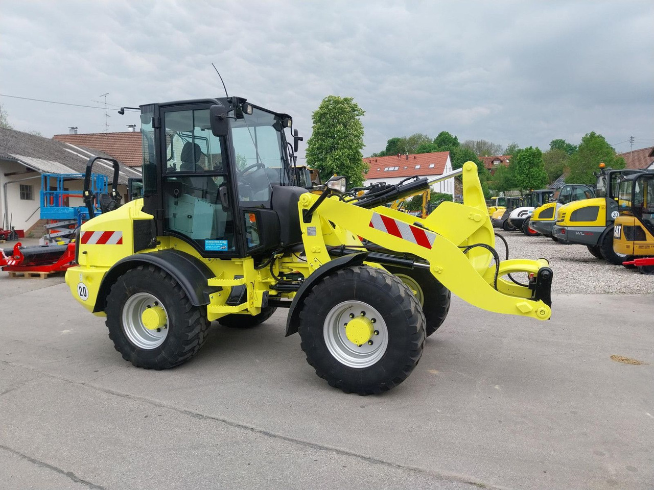 CAT 908H2 907 906 - Натоварувач на тркала: слика 3 CAT 908H2 907 906 - Натоварувач на тркала: слика 3
