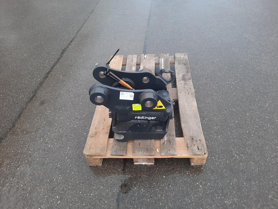 Rädlinger Tilt 3,5 -5 to Powertilt Minibagger Schwenkmotor Yanmar - Тилтротатор за Мини багер: слика 3 Rädlinger Tilt 3,5 -5 to Powertilt Minibagger Schwenkmotor Yanmar - Тилтротатор за Мини багер: слика 3