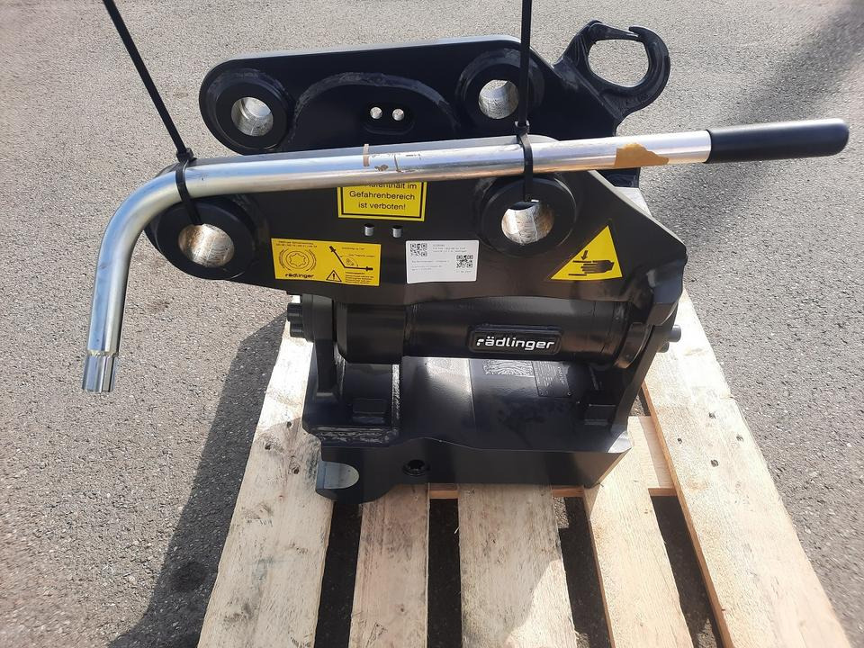 Rädlinger Tilt 5 - 10 to Powertilt Minibagger Schwenkmotor Cat - Тилтротатор за Мини багер: слика 3 Rädlinger Tilt 5 - 10 to Powertilt Minibagger Schwenkmotor Cat - Тилтротатор за Мини багер: слика 3