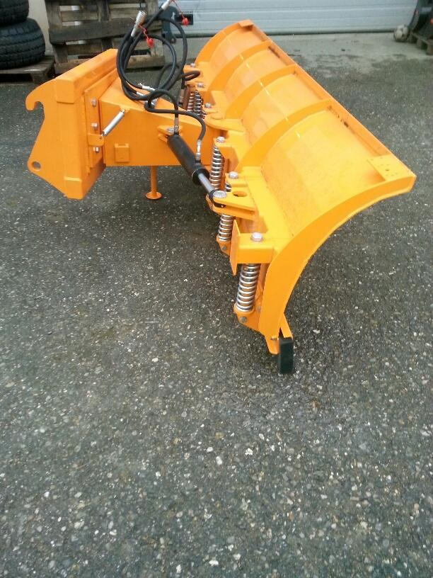 Schneeschild 2,6m Komatsu Liebherr Schlepper Radlader Hoflader - Плуг за чистење снег: слика 4 Schneeschild 2,6m Komatsu Liebherr Schlepper Radlader Hoflader - Плуг за чистење снег: слика 4