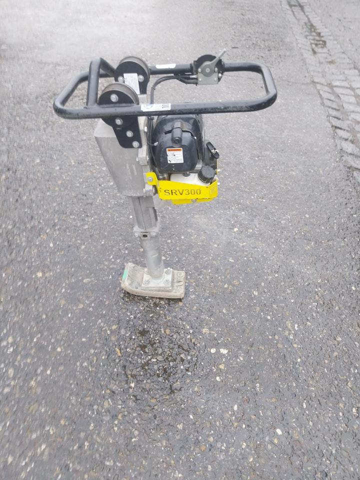 Weber SRV 300 II Stampfer Frosch Verdichter Rüttelplatte - Разбивач: слика 1 Weber SRV 300 II Stampfer Frosch Verdichter Rüttelplatte - Разбивач: слика 1