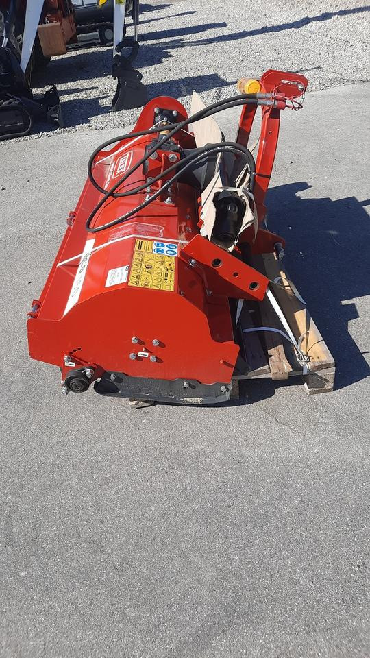 Neuer Schlegelmulcher Talex 1,5m hydr. Seitenverschub Mulcher - Мулчер: слика 4 Neuer Schlegelmulcher Talex 1,5m hydr. Seitenverschub Mulcher - Мулчер: слика 4