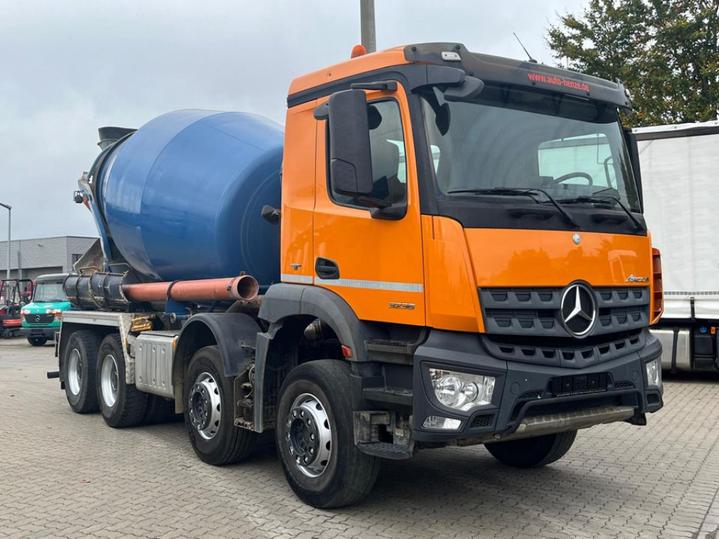 MERCEDES-BENZ Arocs 3236 8x4 Betonmischer Deutsch Top AP Achsen - Камион: слика 4 MERCEDES-BENZ Arocs 3236 8x4 Betonmischer Deutsch Top AP Achsen - Камион: слика 4