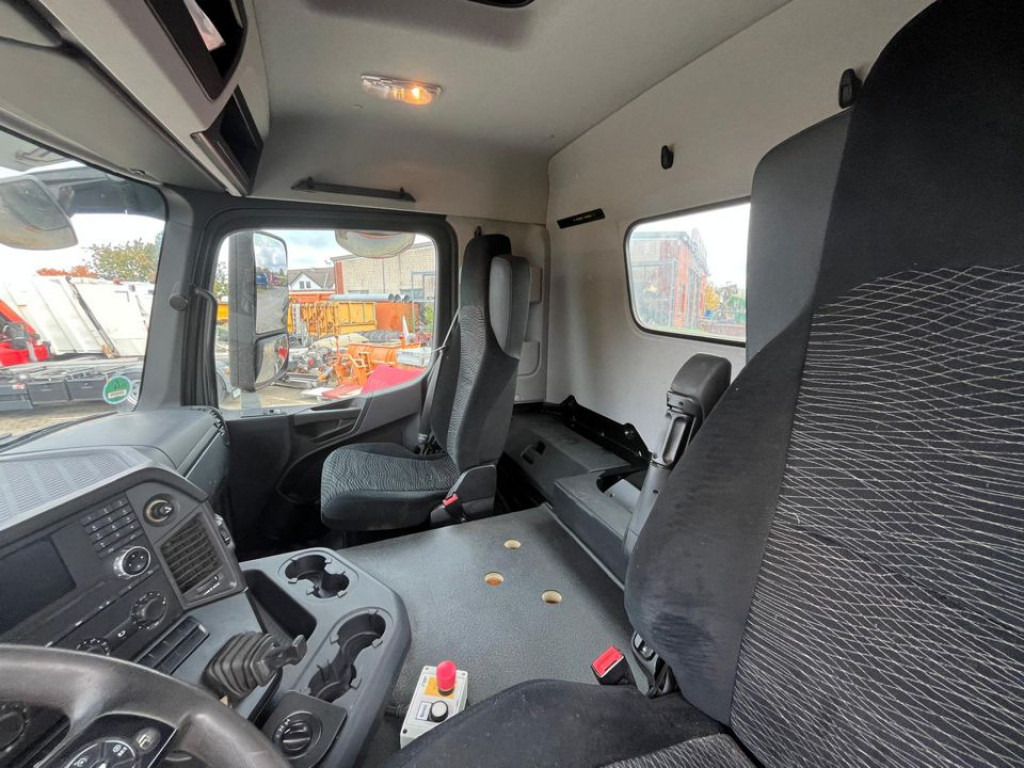 MERCEDES-BENZ Arocs 3236 8x4 Betonmischer Deutsch Top AP Achsen - Камион: слика 2 MERCEDES-BENZ Arocs 3236 8x4 Betonmischer Deutsch Top AP Achsen - Камион: слика 2