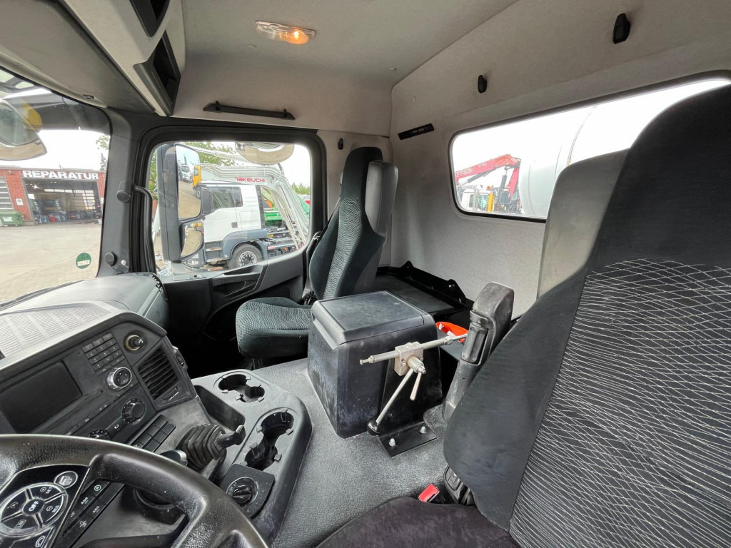 MERCEDES-BENZ Arocs 3240 B 8x4 Betonmischer Deutsch Top AP Achsen - Камион: слика 3 MERCEDES-BENZ Arocs 3240 B 8x4 Betonmischer Deutsch Top AP Achsen - Камион: слика 3