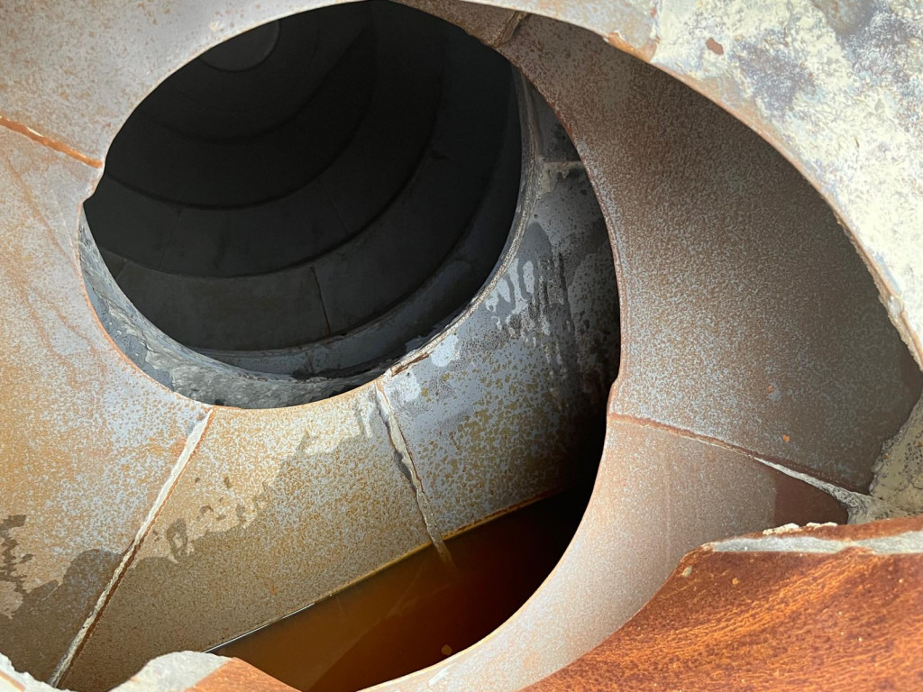 MERCEDES-BENZ Arocs 3240 B 8x4 Betonmischer Deutsch Top AP Achsen - Камион: слика 5 MERCEDES-BENZ Arocs 3240 B 8x4 Betonmischer Deutsch Top AP Achsen - Камион: слика 5