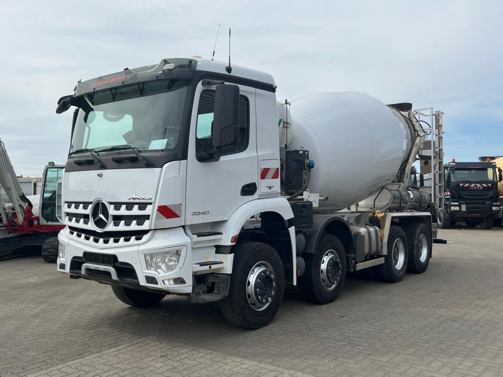 MERCEDES-BENZ Arocs 3240 B 8x4 Betonmischer Deutsch Top AP Achsen - Камион: слика 1 MERCEDES-BENZ Arocs 3240 B 8x4 Betonmischer Deutsch Top AP Achsen - Камион: слика 1