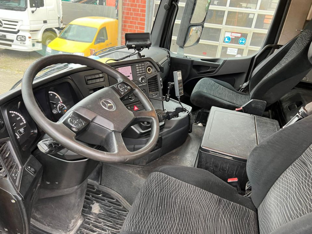 MERCEDES-BENZ Arocs 3240 B 8x4 Betonmischer Deutsch Top Liebherr - Камион: слика 5 MERCEDES-BENZ Arocs 3240 B 8x4 Betonmischer Deutsch Top Liebherr - Камион: слика 5