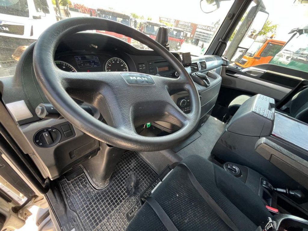 MAN TG-S 26.400 6x2-2 BL Pritsche Heckkran 5xhydr.Au - Камион со платформа, Камион со кран: слика 5 MAN TG-S 26.400 6x2-2 BL Pritsche Heckkran 5xhydr.Au - Камион со платформа, Камион со кран: слика 5