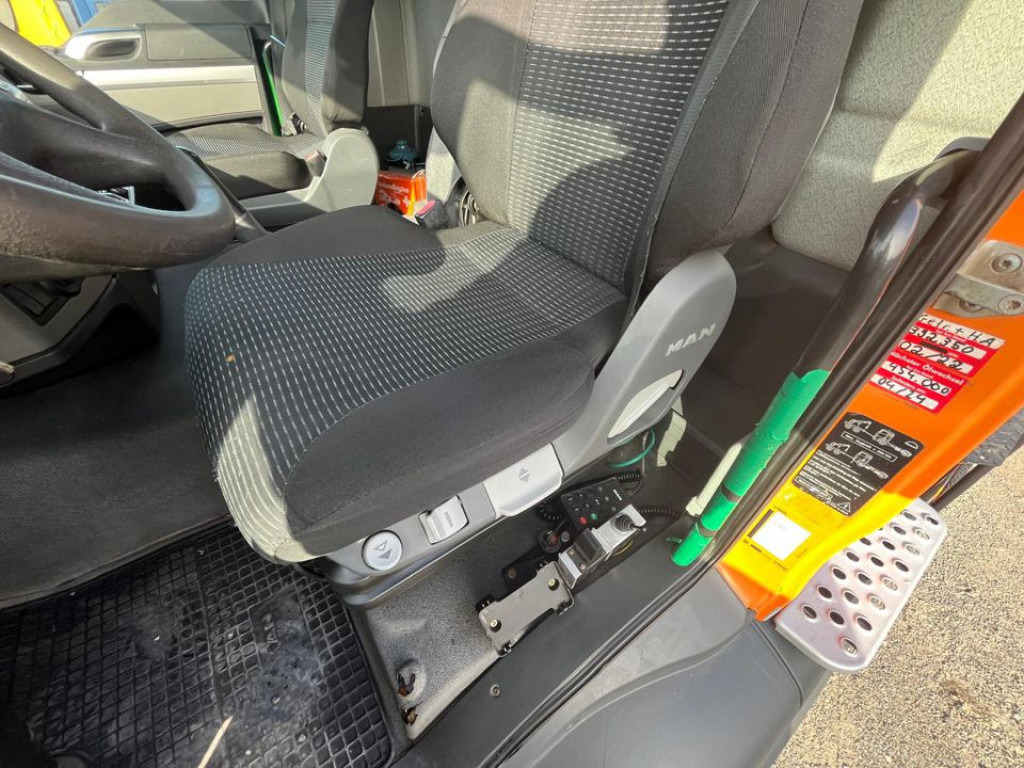 MAN TG-S 26.400 6x4H-2 BL Abrollkipper mit Kran Lift Lenk - Камион со кука за подигање, Камион со кран: слика 4 MAN TG-S 26.400 6x4H-2 BL Abrollkipper mit Kran Lift Lenk - Камион со кука за подигање, Камион со кран: слика 4