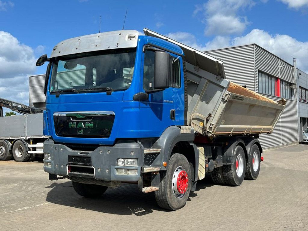 MAN TG-S 26.440 6x4 BB 3-Achs Kipper MeillerSchalter MAN TG-S 26.440 6x4 BB 3-Achs Kipper MeillerSchalter - Кипер: слика 1 MAN TG-S 26.440 6x4 BB 3-Achs Kipper MeillerSchalter MAN TG-S 26.440 6x4 BB 3-Achs Kipper MeillerSchalter - Кипер: слика 1