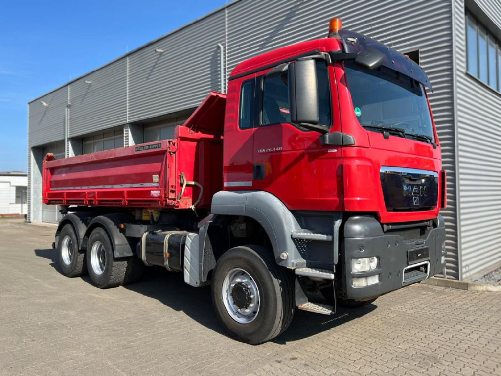 MAN TG-S 26.440 6x6 3-Achs Allradkipper Bordmatik - Кипер: слика 2 MAN TG-S 26.440 6x6 3-Achs Allradkipper Bordmatik - Кипер: слика 2