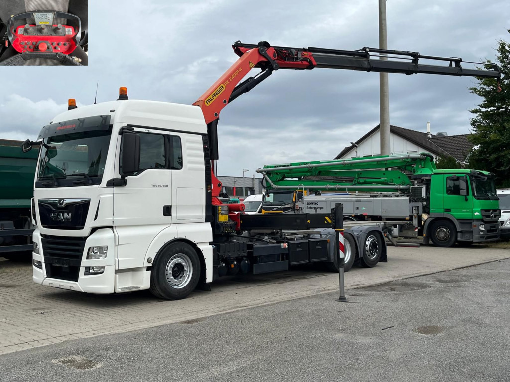 MAN TG-X 26.460 6x2-2 BL Pritsche Kran PK 24.001 Funk Lenk - Камион со платформа, Камион со кран: слика 1 MAN TG-X 26.460 6x2-2 BL Pritsche Kran PK 24.001 Funk Lenk - Камион со платформа, Камион со кран: слика 1