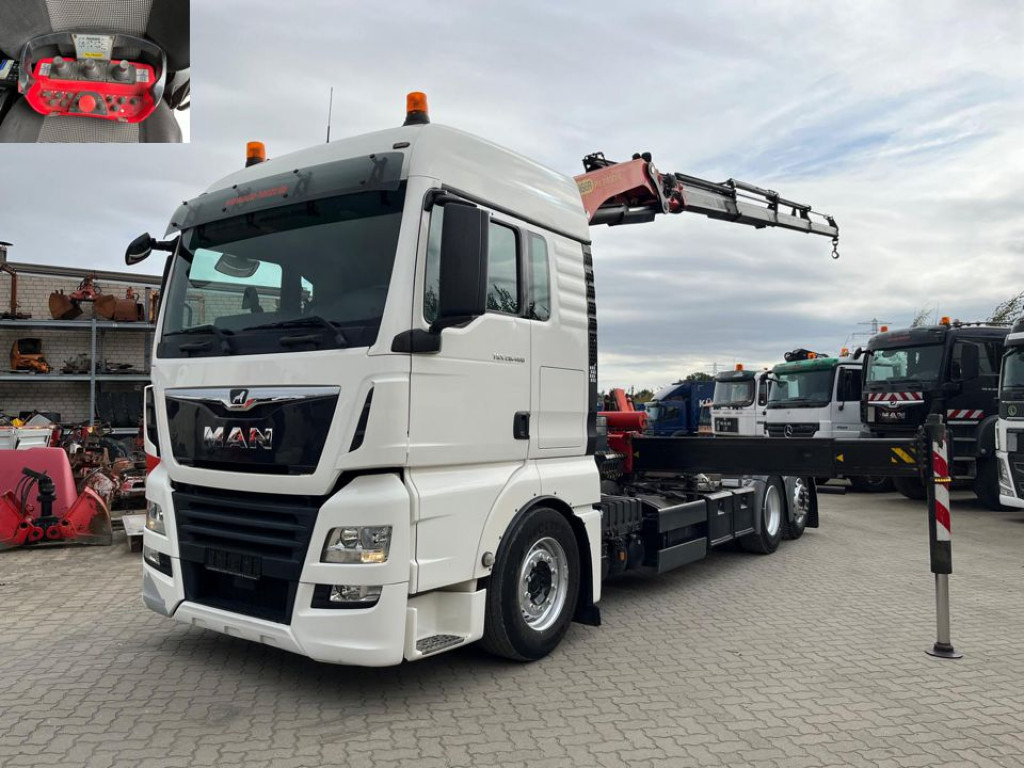 MAN TG-X 26.460 6x2-2 BL Pritsche Kran PK 24.001 Funk Lenk - Камион со платформа, Камион со кран: слика 1 MAN TG-X 26.460 6x2-2 BL Pritsche Kran PK 24.001 Funk Lenk - Камион со платформа, Камион со кран: слика 1