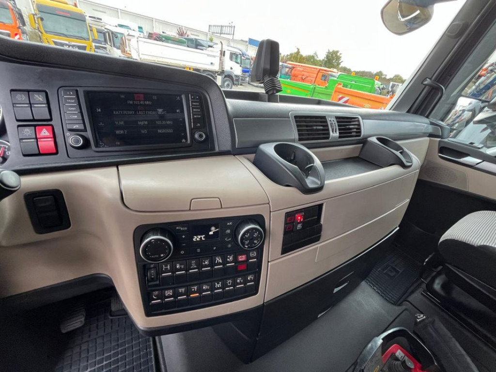 MAN TG-X 26.460 6x2-2 BL Pritsche Kran PK 24.001 Funk Lenk - Камион со платформа, Камион со кран: слика 3 MAN TG-X 26.460 6x2-2 BL Pritsche Kran PK 24.001 Funk Lenk - Камион со платформа, Камион со кран: слика 3