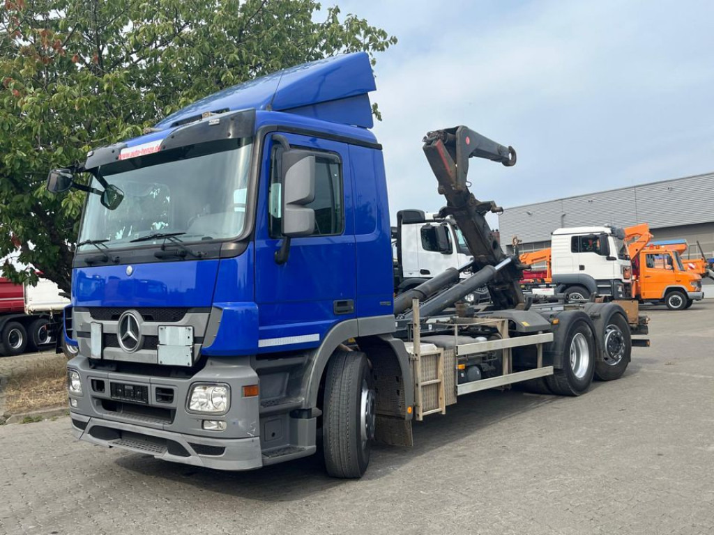 MERCEDES-BENZ Actros 2541 L6x2 Abrollkipper Meiller Schub Knick - Камион со кука за подигање: слика 1 MERCEDES-BENZ Actros 2541 L6x2 Abrollkipper Meiller Schub Knick - Камион со кука за подигање: слика 1