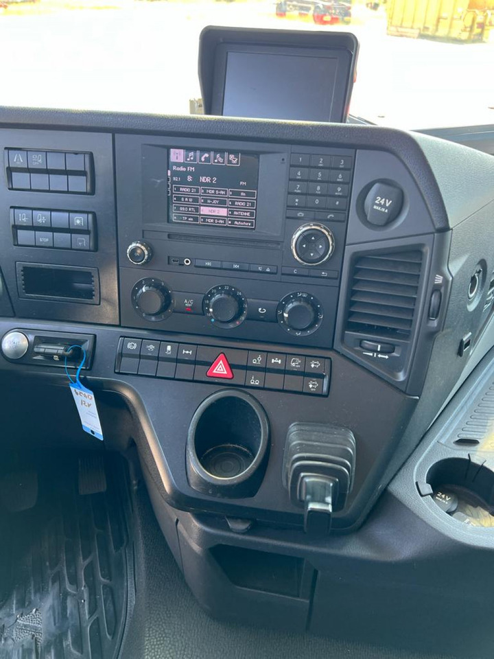 MERCEDES-BENZ Antos 2540 L 6x2 Pritsche LBW Coca Cola - Камион со церада: слика 2 MERCEDES-BENZ Antos 2540 L 6x2 Pritsche LBW Coca Cola - Камион со церада: слика 2