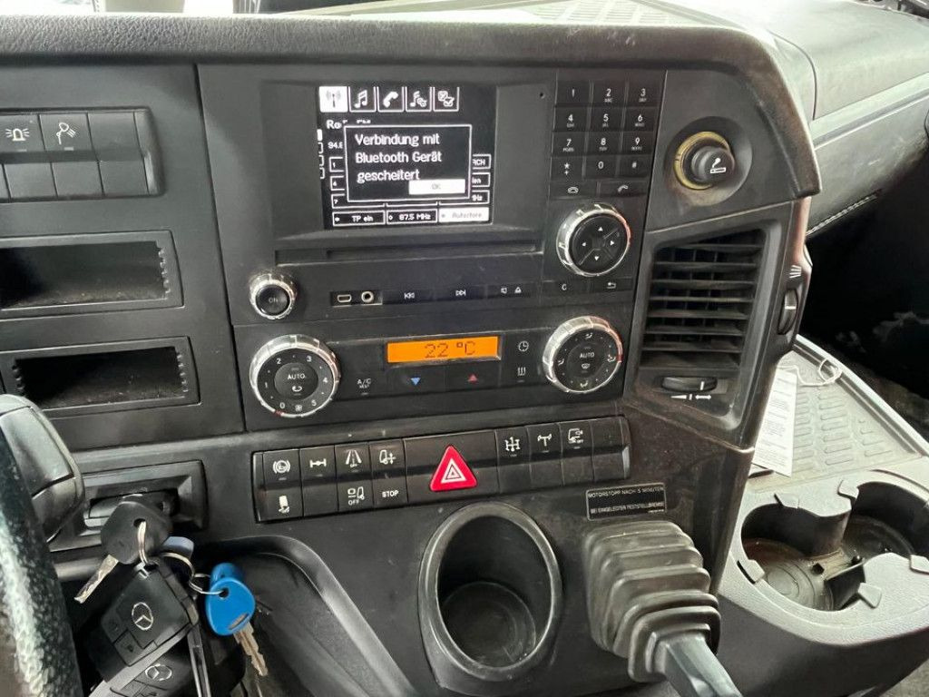 Кипер, Камион со кран Mercedes-Benz Arocs 1845 4x4 HAD 2-Achs Allradkipper Kran Funk Mercedes-Benz Arocs 1845 4x4 HAD 2-Achs Allradkipper Heckkran: слика 12