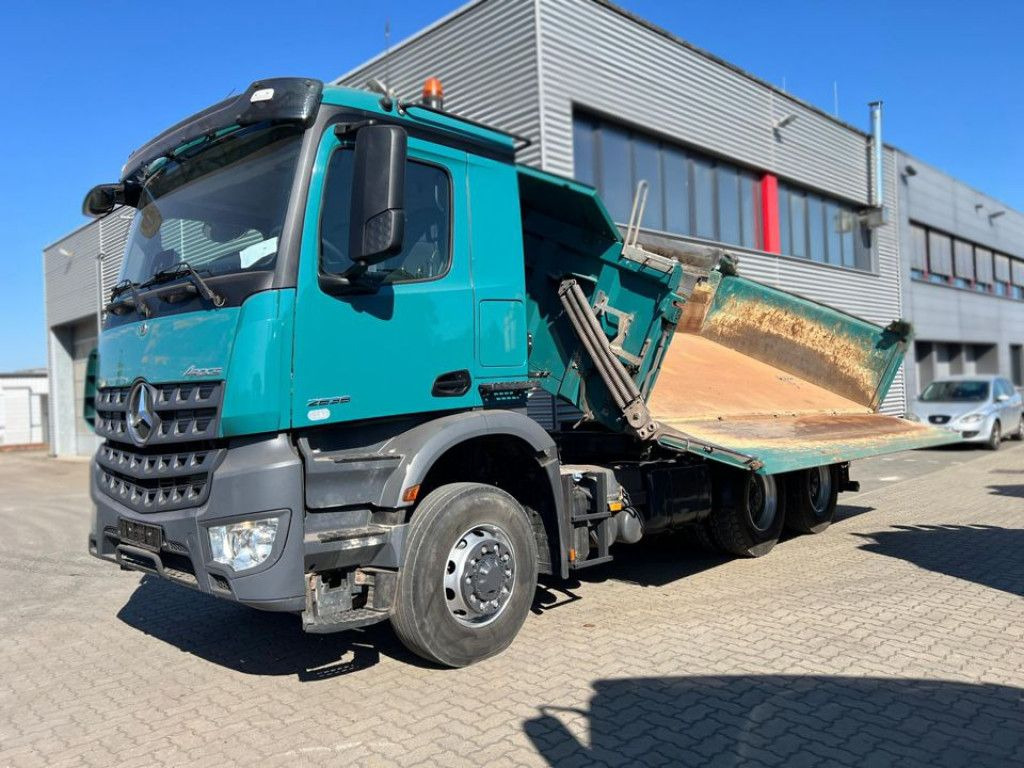 Mercedes-Benz Arocs 2636 6x6 HAD 3-Achs Allradkipper Meiller Mercedes-Benz Arocs 2636 6x6 HAD 3-Achs Allradkipper Meiller - Кипер: слика 1 Mercedes-Benz Arocs 2636 6x6 HAD 3-Achs Allradkipper Meiller Mercedes-Benz Arocs 2636 6x6 HAD 3-Achs Allradkipper Meiller - Кипер: слика 1