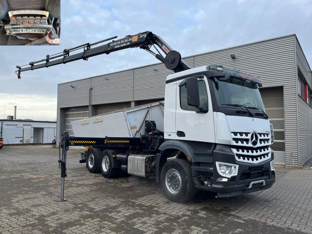 Mercedes-Benz Arocs 3-Achs Kipper Kran 2543 L Hiab 211 5xhydr.+Funk - Кипер, Камион со кран: слика 1 Mercedes-Benz Arocs 3-Achs Kipper Kran 2543 L Hiab 211 5xhydr.+Funk - Кипер, Камион со кран: слика 1