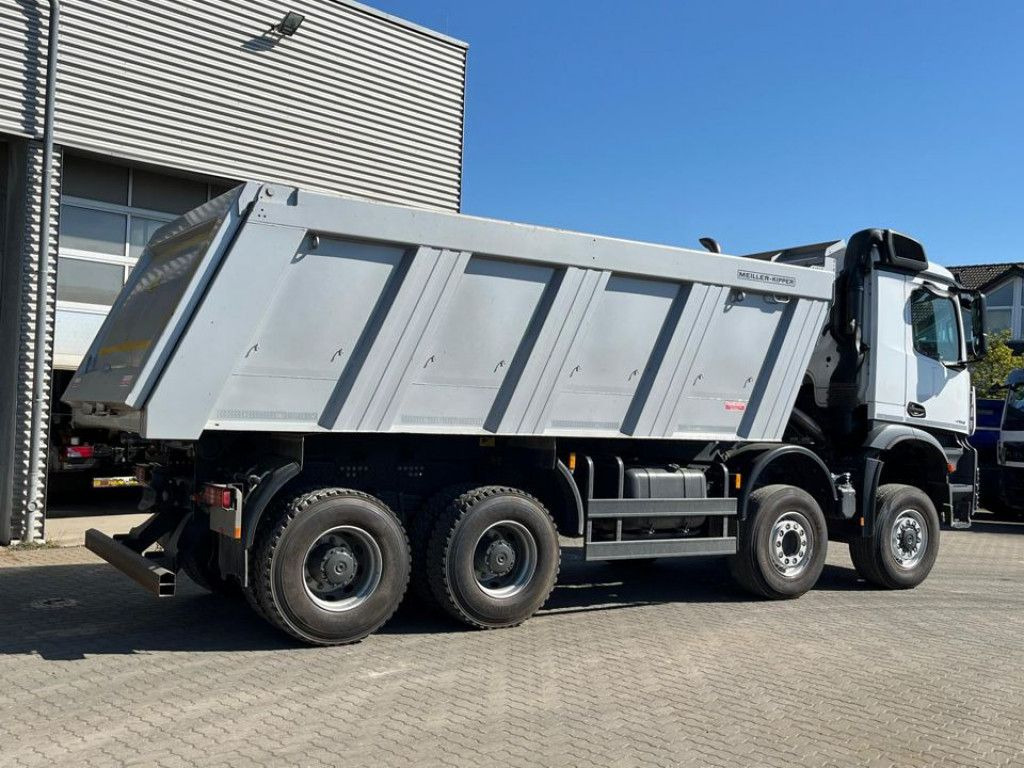 Mercedes-Benz Arocs 4153 8x6 4 Achs Muldenkipper Meiller - Кипер: слика 3 Mercedes-Benz Arocs 4153 8x6 4 Achs Muldenkipper Meiller - Кипер: слика 3