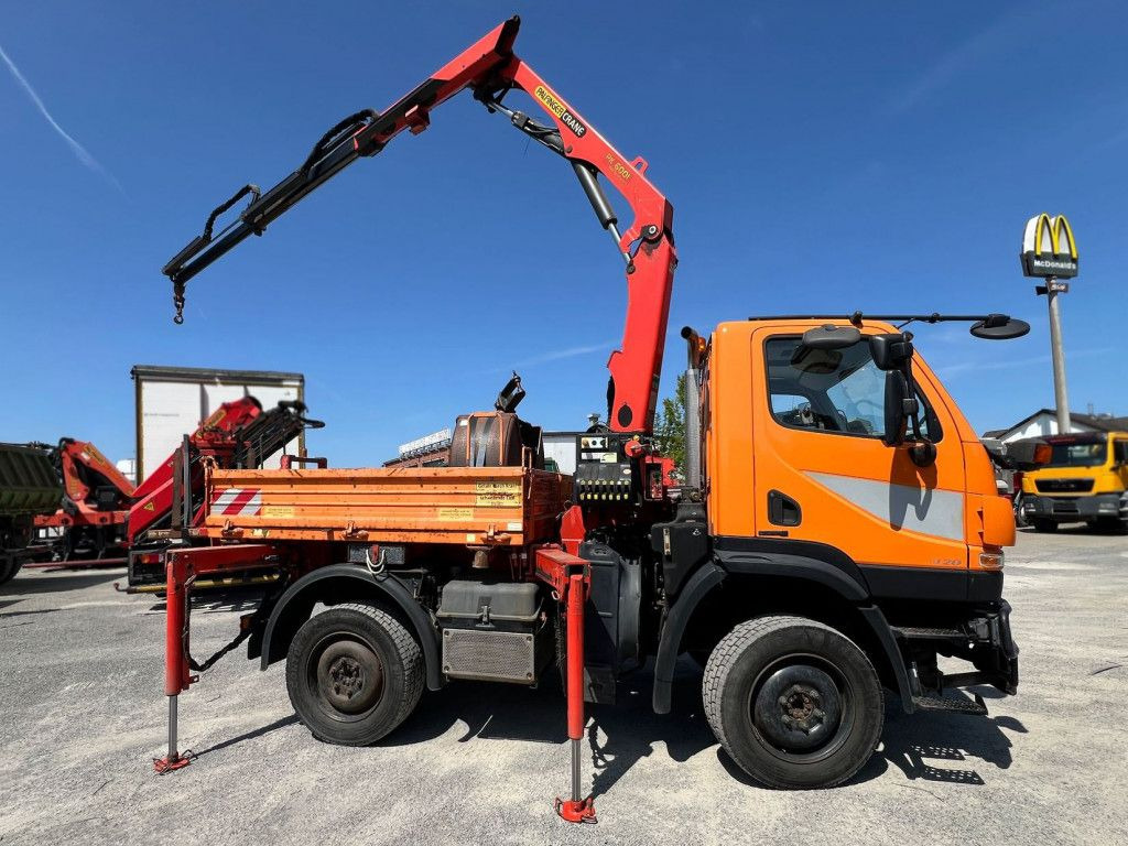 Mercedes-Benz Unimog U20 2-Achs Allradkipper Kran Palfinger Kr - Кипер, Камион со кран: слика 3 Mercedes-Benz Unimog U20 2-Achs Allradkipper Kran Palfinger Kr - Кипер, Камион со кран: слика 3
