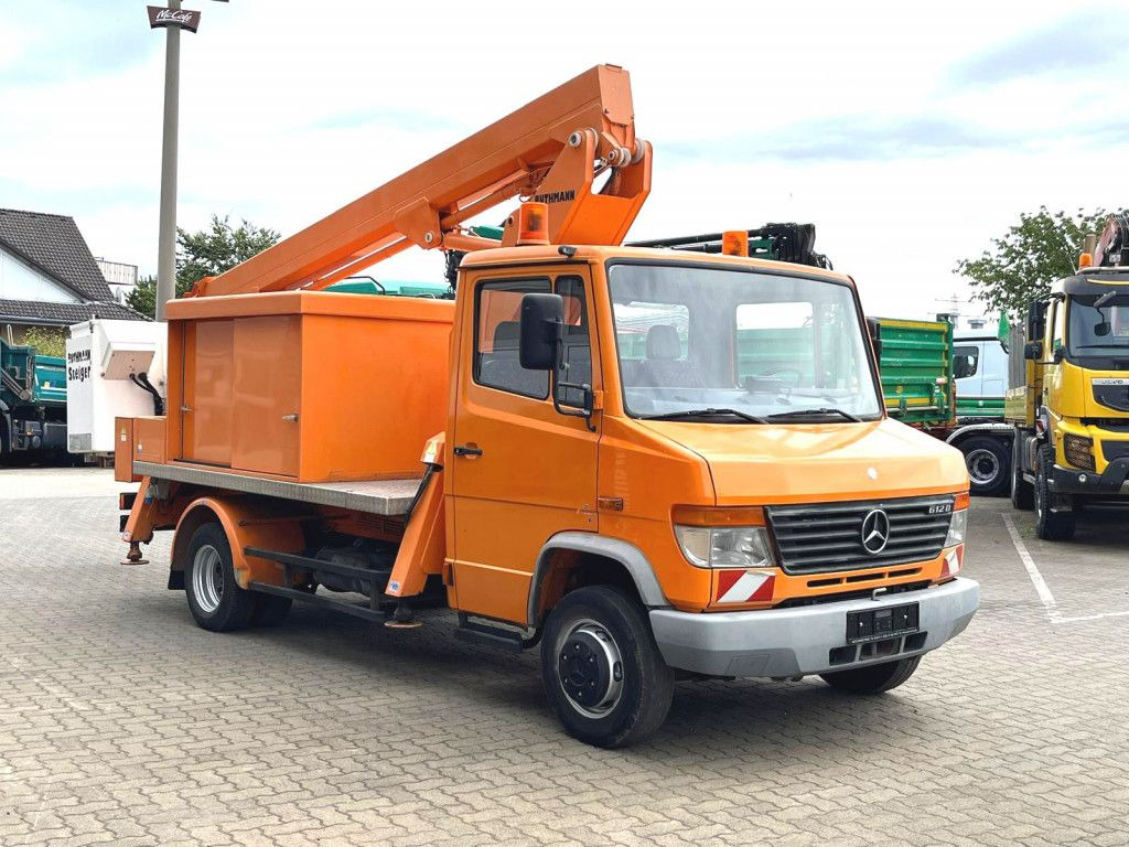 Mercedes-Benz Vario 612 D Hubarbeitsbühne Arbeitshöhe 18m Mercedes-Benz Vario 612 D Hubarbeitsbühne Arbeitshöhe 18m - Камион со подигачка кошница, Комбе: слика 2 Mercedes-Benz Vario 612 D Hubarbeitsbühne Arbeitshöhe 18m Mercedes-Benz Vario 612 D Hubarbeitsbühne Arbeitshöhe 18m - Камион со подигачка кошница, Комбе: слика 2