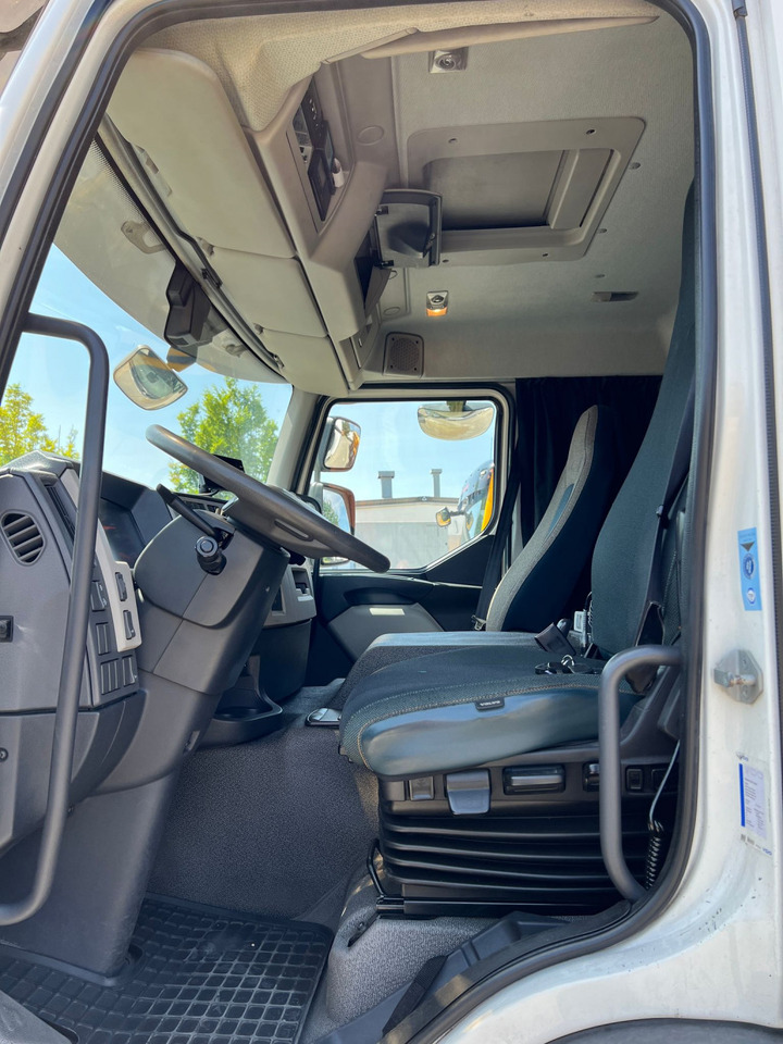 Камион ладилник VOLVO (S) Truck FE 320 Kühlkoffer LBW Thermokin T 1200R: слика 9 Камион ладилник VOLVO (S) Truck FE 320 Kühlkoffer LBW Thermokin T 1200R: слика 9