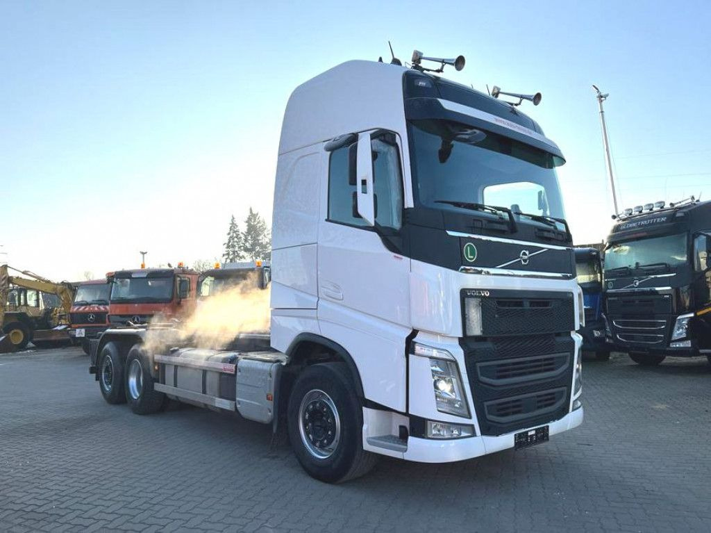 Volvo FH 500 6x2 Abrollkipper Funkfernbedienung - Камион со кука за подигање: слика 2 Volvo FH 500 6x2 Abrollkipper Funkfernbedienung - Камион со кука за подигање: слика 2