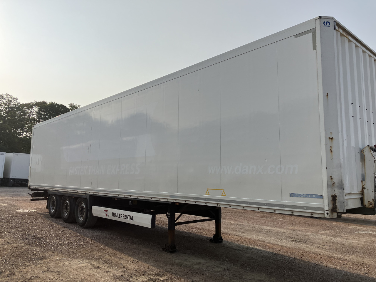 KRONE BOX - DOUPLESTOCK - Полуприколка сандучар: слика 3 KRONE BOX - DOUPLESTOCK - Полуприколка сандучар: слика 3