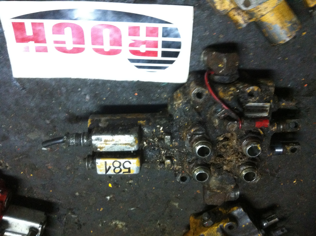 HYDRECO V46RF166A 2200 - 2 SEKCYJNY - Хидрауличен вентил за Градежна машина: слика 1 HYDRECO V46RF166A 2200 - 2 SEKCYJNY - Хидрауличен вентил за Градежна машина: слика 1