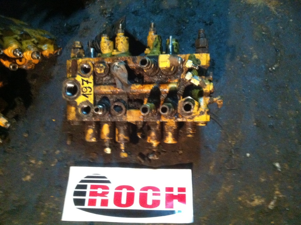 KOMATSU - Хидрауличен вентил за Градежна машина: слика 1 KOMATSU - Хидрауличен вентил за Градежна машина: слика 1