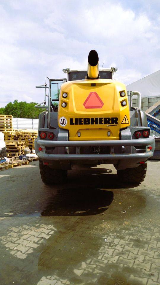 LIEBHERR L580 X POWER - Натоварувач на тркала: слика 4 LIEBHERR L580 X POWER - Натоварувач на тркала: слика 4