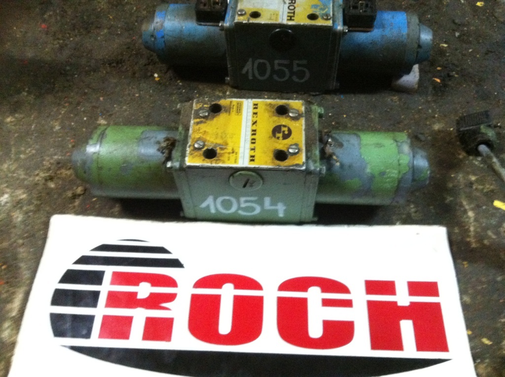 REXROTH 4WE 10D 10/L0FG24NZ4 - 1 SEKCYJNA - Хидрауличен вентил за Градежна машина: слика 1 REXROTH 4WE 10D 10/L0FG24NZ4 - 1 SEKCYJNA - Хидрауличен вентил за Градежна машина: слика 1