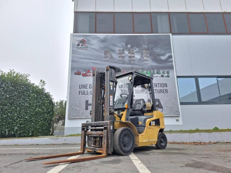 Caterpillar GP25N - Плински вилушкар: слика 1 Caterpillar GP25N - Плински вилушкар: слика 1