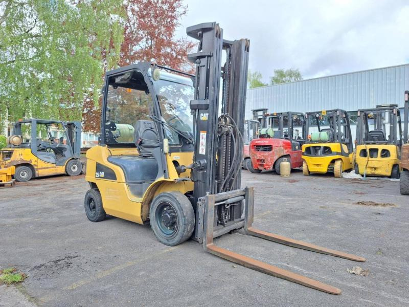 Caterpillar GP25N - Плински вилушкар: слика 2 Caterpillar GP25N - Плински вилушкар: слика 2