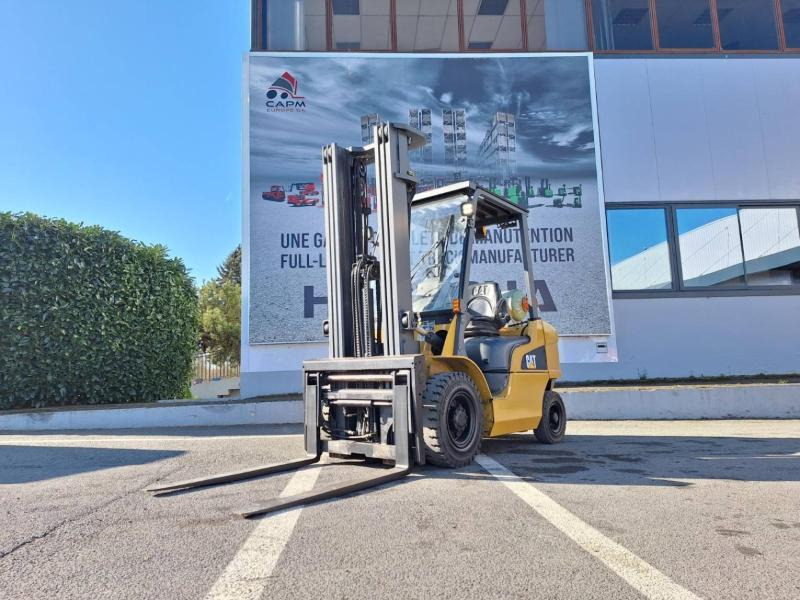 Caterpillar GP25NT - Плински вилушкар: слика 1 Caterpillar GP25NT - Плински вилушкар: слика 1