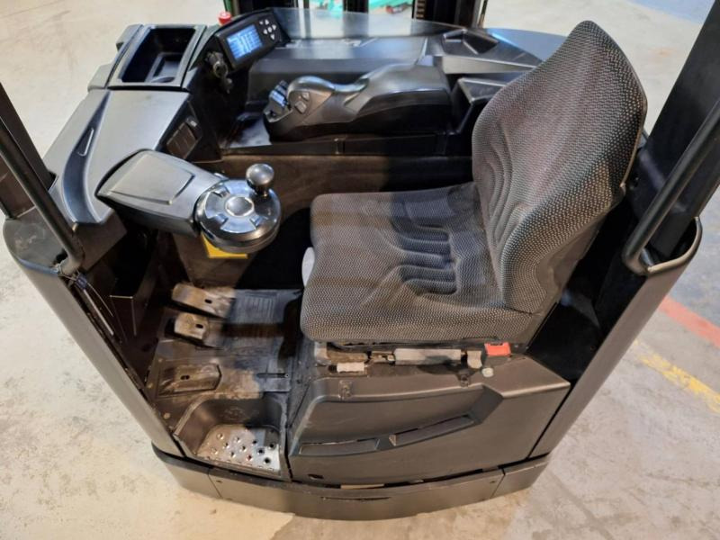 Вилушкар со подигнување Caterpillar NR16N2: слика 20 Вилушкар со подигнување Caterpillar NR16N2: слика 20